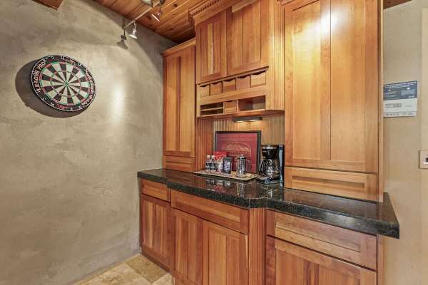 Abode at The Outlaw, private hot tub, mountain retreat