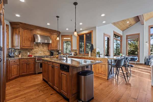 Abode at Wasatch Hollow, private hot tub, sound system, retreat