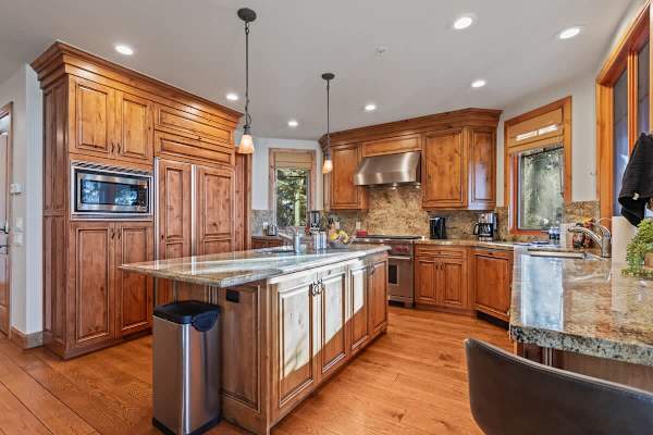 Abode at Wasatch Hollow, private hot tub, sound system, retreat