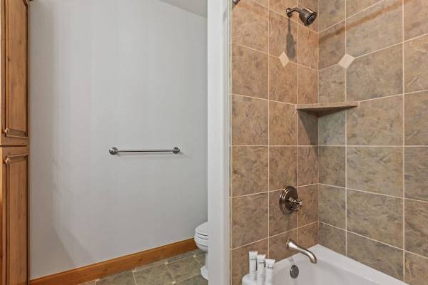 Abode at Wasatch Hollow, private hot tub, sound system, retreat