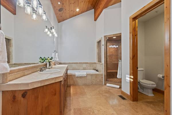 Abode at Wasatch Hollow, private hot tub, sound system, retreat