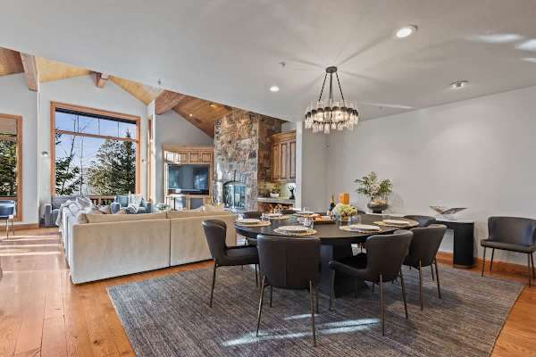 Abode at Wasatch Hollow, private hot tub, sound system, retreat
