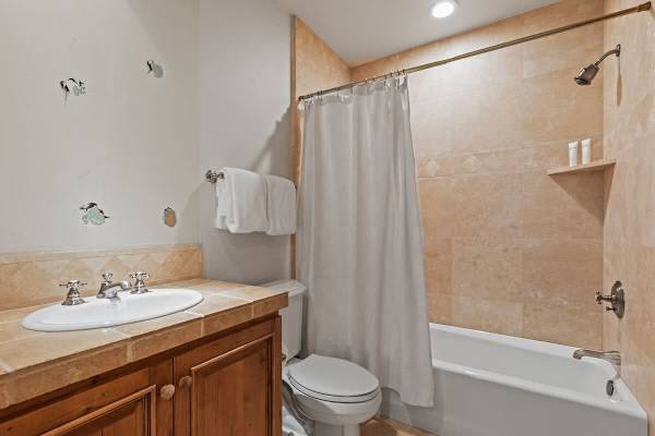 Abode at Wasatch Hollow, private hot tub, sound system, retreat