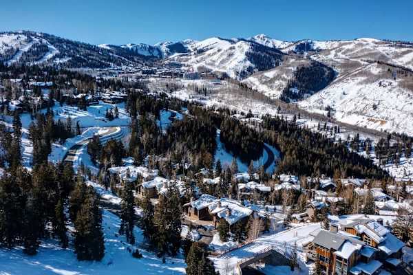 Abode at Wasatch Hollow, private hot tub, sound system, retreat