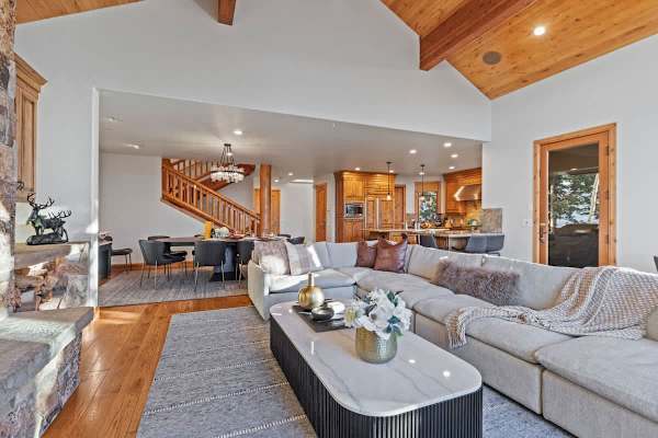Abode at Wasatch Hollow, private hot tub, sound system, retreat