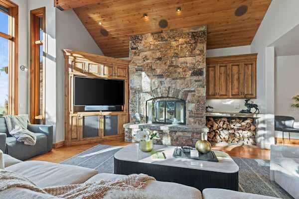Abode at Wasatch Hollow, private hot tub, sound system, retreat