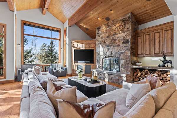 Abode at Wasatch Hollow, private hot tub, sound system, retreat