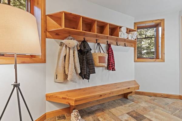 Abode at Wasatch Hollow, private hot tub, sound system, retreat