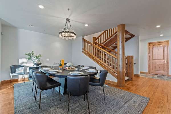 Abode at Wasatch Hollow, private hot tub, sound system, retreat