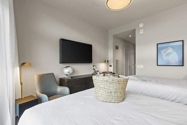 Abode at Deer Valley East, hot tub, pool, resort access, Deer Valley