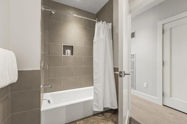 Abode at Deer Valley East, hot tub, pool, resort access, Deer Valley