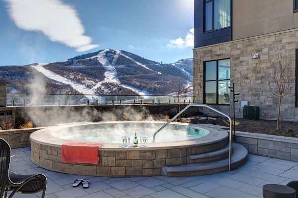 Abode at Deer Valley East, hot tub, pool, resort access, Deer Valley