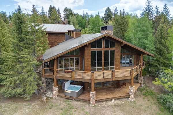 Abode at American Flag, private hot tub, sauna, panoramic views