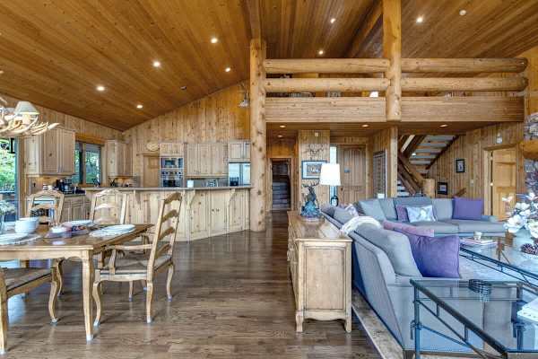 Abode at American Flag, private hot tub, sauna, panoramic views