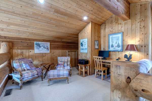 Abode at American Flag, private hot tub, sauna, panoramic views