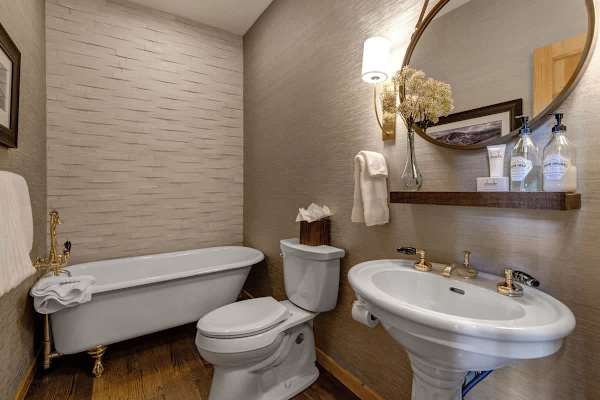 Abode at American Flag, private hot tub, sauna, panoramic views