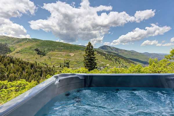 Abode at American Flag, private hot tub, sauna, panoramic views