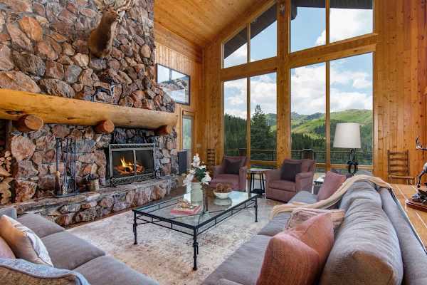 Abode at American Flag, private hot tub, sauna, panoramic views