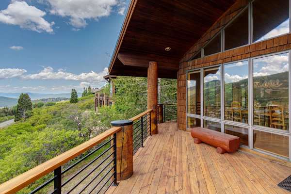Abode at American Flag, private hot tub, sauna, panoramic views