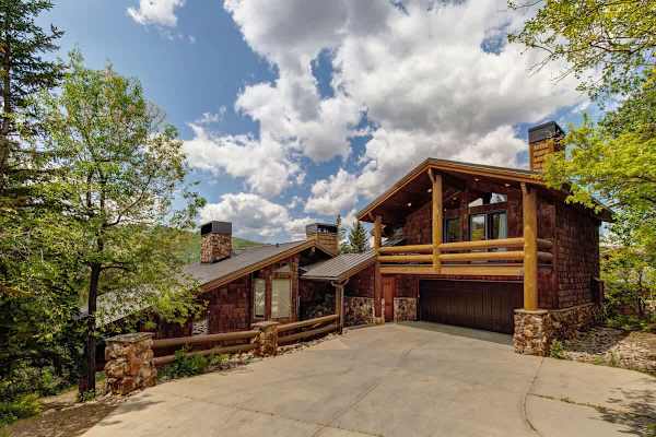 Abode at American Flag, private hot tub, sauna, panoramic views