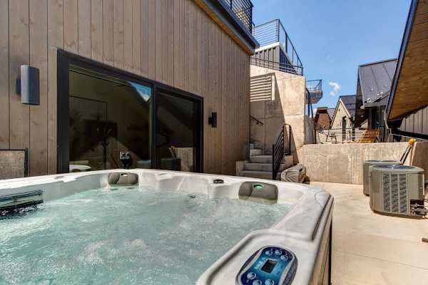 Abode at Powder King, ski-in/ski-out, hot tub, fire pit, PCMR