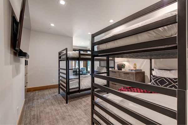Abode at Powder King, ski-in/ski-out, hot tub, fire pit, PCMR