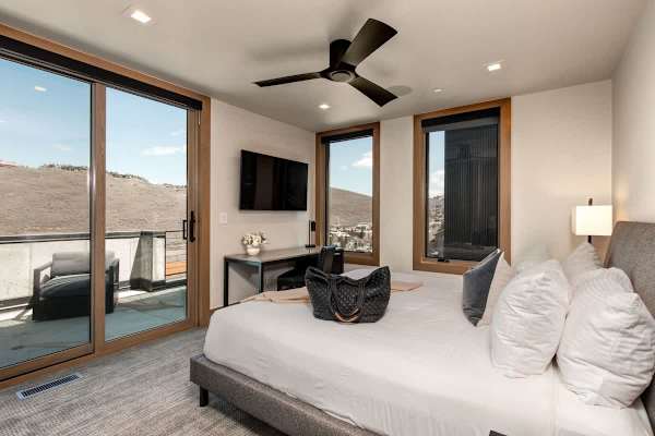 Abode at Powder King, ski-in/ski-out, hot tub, fire pit, PCMR