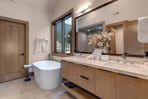 Abode at Powder King, ski-in/ski-out, hot tub, fire pit, PCMR