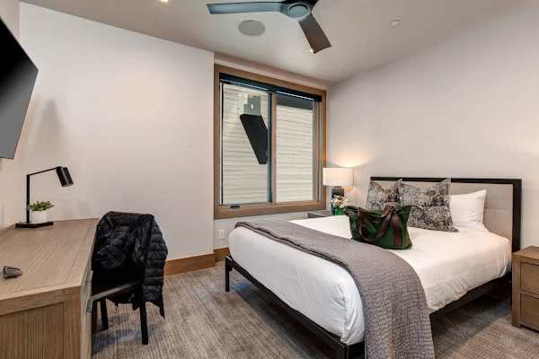 Abode at Powder King, ski-in/ski-out, hot tub, fire pit, PCMR
