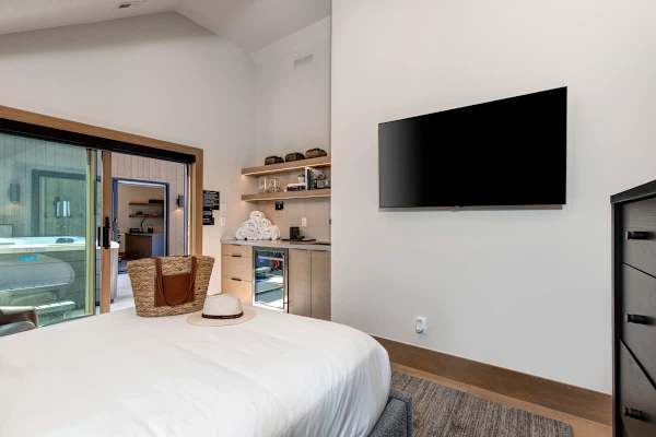 Abode at Powder King, ski-in/ski-out, hot tub, fire pit, PCMR