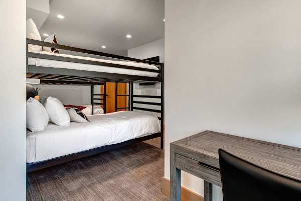 Abode at Powder King, ski-in/ski-out, hot tub, fire pit, PCMR