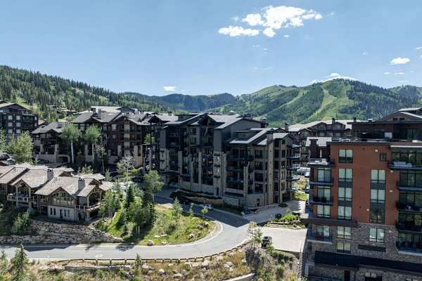 Abode at Horizon View, ski-in/ski-out, hot tub, panoramic views