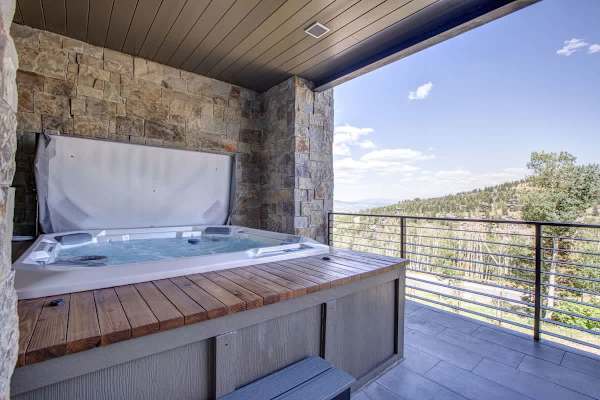 Abode at Horizon View, ski-in/ski-out, hot tub, panoramic views