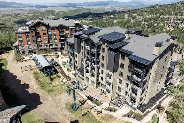 Abode at Horizon View, ski-in/ski-out, hot tub, panoramic views