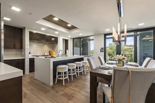 Abode at Horizon View, ski-in/ski-out, hot tub, panoramic views