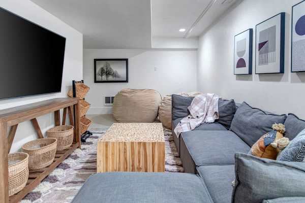 Abode at Lucky Miner, hot tub, fire pit, steps to Main Street, Old Town