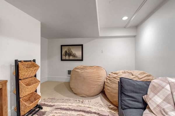 Abode at Lucky Miner, hot tub, fire pit, steps to Main Street, Old Town