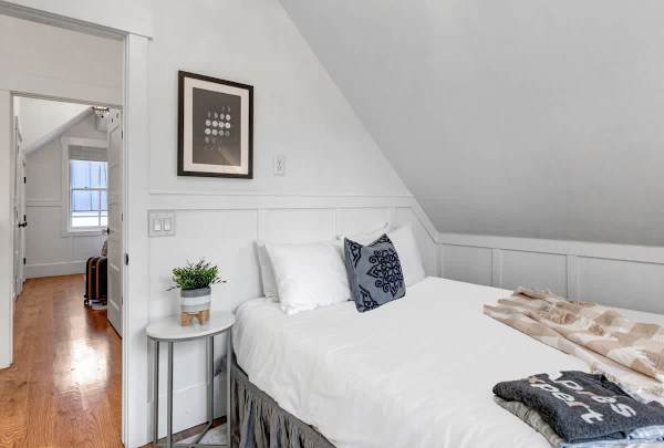 Abode at Lucky Miner, hot tub, fire pit, steps to Main Street, Old Town