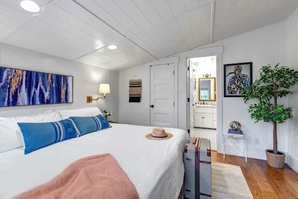 Abode at Lucky Miner, hot tub, fire pit, steps to Main Street, Old Town