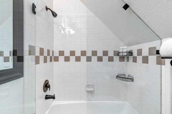 Abode at Lucky Miner, hot tub, fire pit, steps to Main Street, Old Town