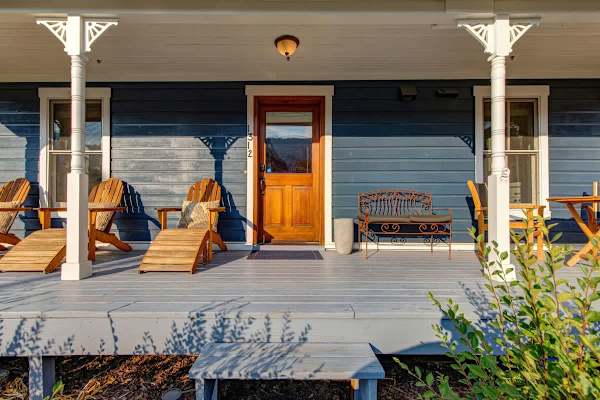 Abode at Lucky Miner, hot tub, fire pit, steps to Main Street, Old Town