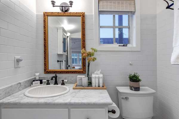 Abode at Lucky Miner, hot tub, fire pit, steps to Main Street, Old Town