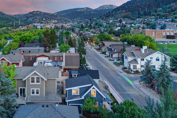 Abode at Lucky Miner, hot tub, fire pit, steps to Main Street, Old Town