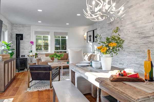 Abode at Lucky Miner, hot tub, fire pit, steps to Main Street, Old Town