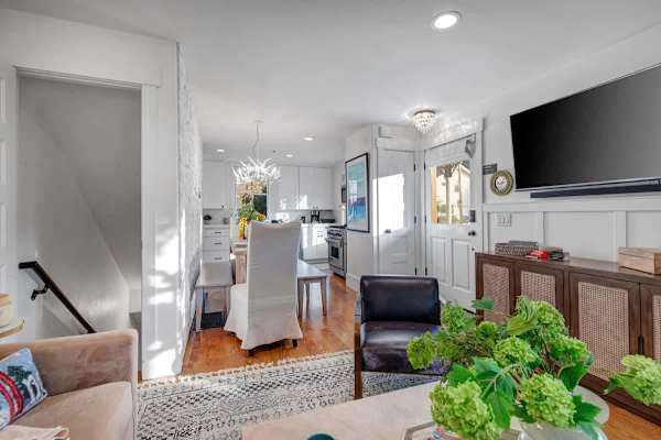 Abode at Lucky Miner, hot tub, fire pit, steps to Main Street, Old Town