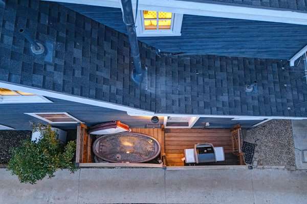 Abode at Lucky Miner, hot tub, fire pit, steps to Main Street, Old Town
