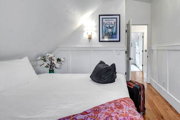 Abode at Lucky Miner, hot tub, fire pit, steps to Main Street, Old Town