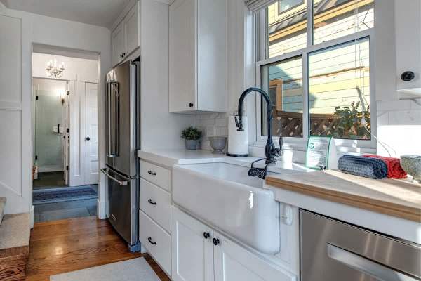 Abode at Lucky Miner, hot tub, fire pit, steps to Main Street, Old Town