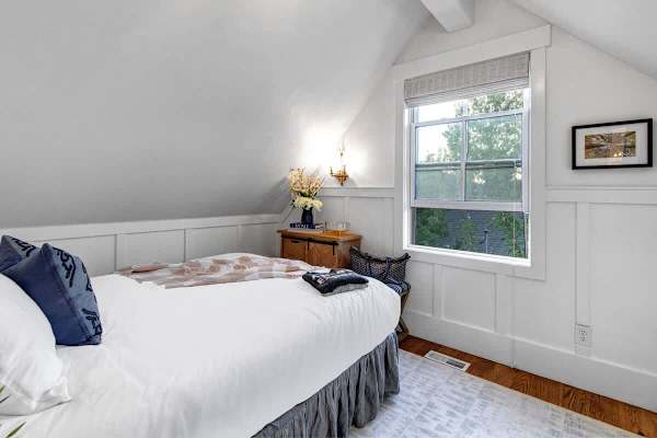 Abode at Lucky Miner, hot tub, fire pit, steps to Main Street, Old Town