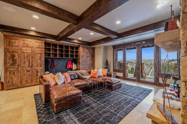 Abode at Mountains Edge, ski-in/ski-out, hot tub, pool table